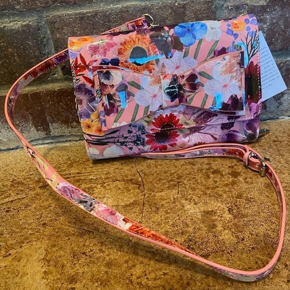 BETSEY‎ Johnson pink floral flap cross body wallet with adjustable chain strap - Picture 1 of 10